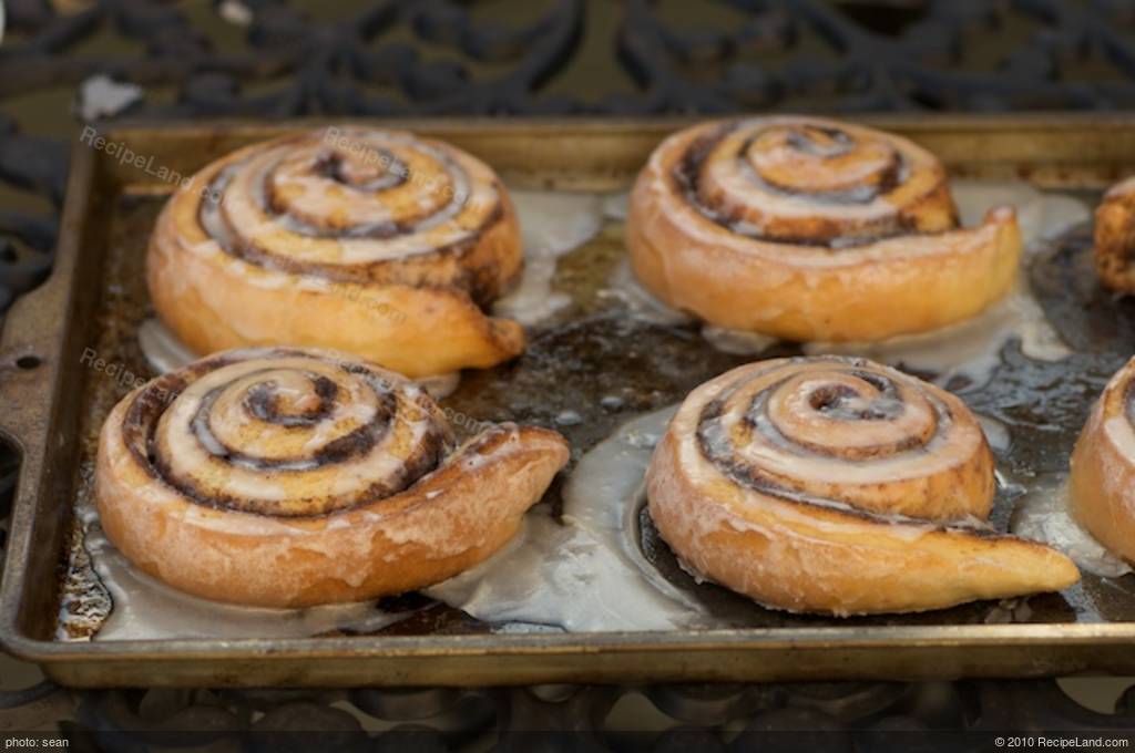 Cinnamon Rolls With Cream Cheese Icing Without Powdered Suvar : cinnamon roll icing without powdered sugar : Home » cinnamon rolls and coffee cake » cinnamon rolls with cream cheese icing.