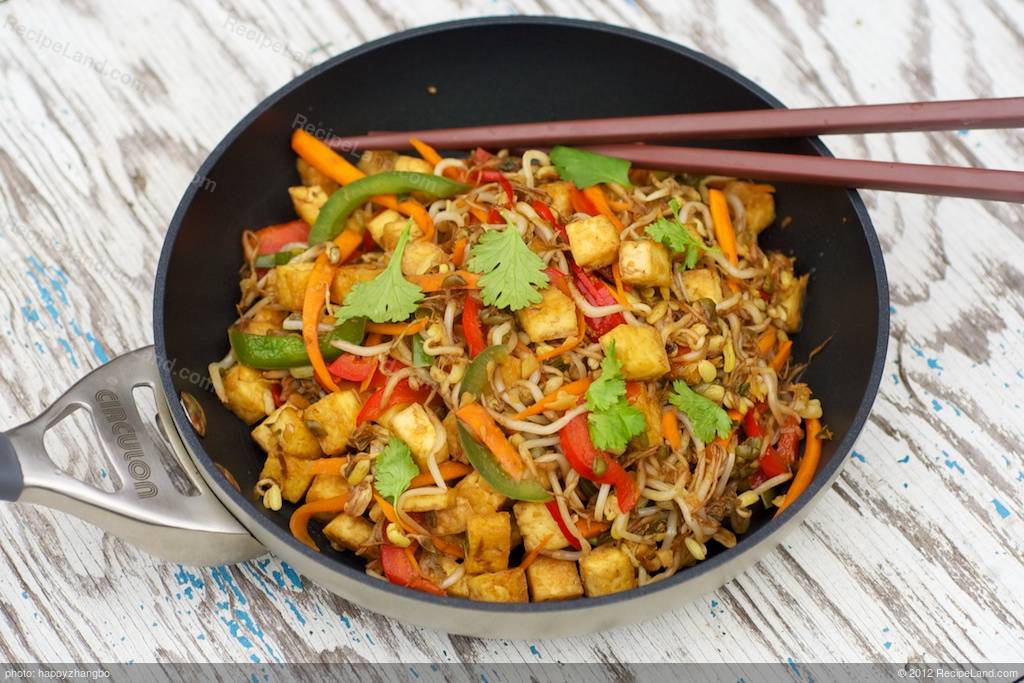 Tofu, Bean Sprouts and Bell Pepper Stir-Fry Recipe