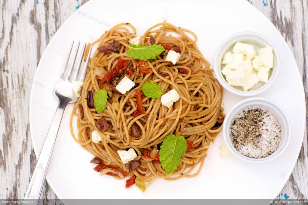 Pasta with Olives and Sun-Dried Tomatoes Recipe