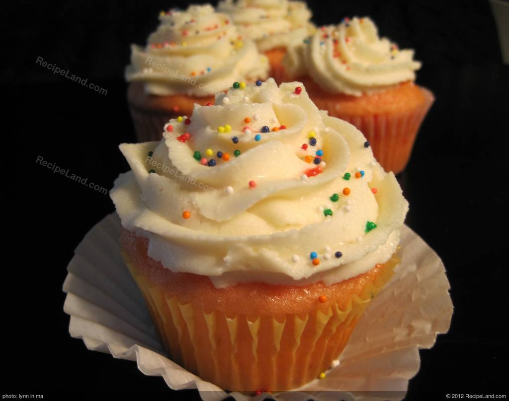 Creamy Vanilla Frosting Recipe   08299d1e3713a920046d 1024 