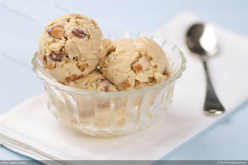 Almond Vanilla Ice Cream Recipe