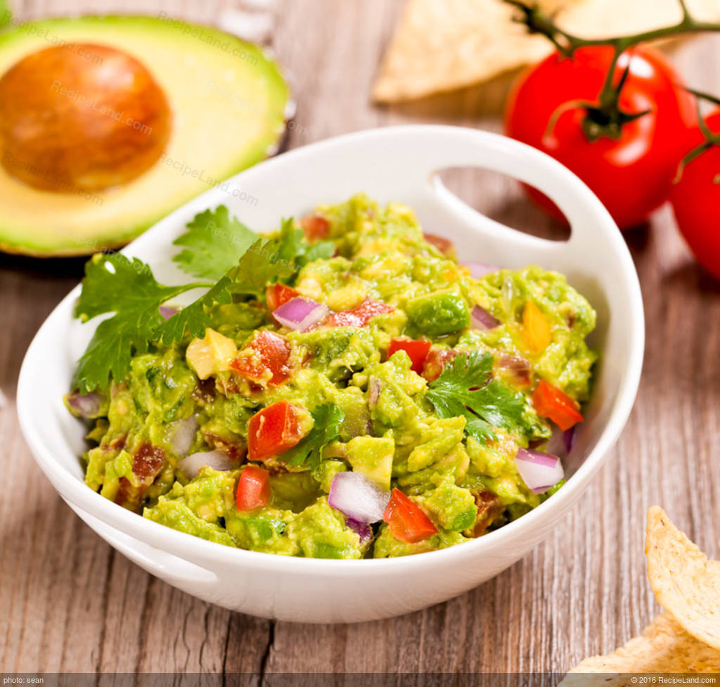 Best Chunky Guacamole Recipe | RecipeLand.com