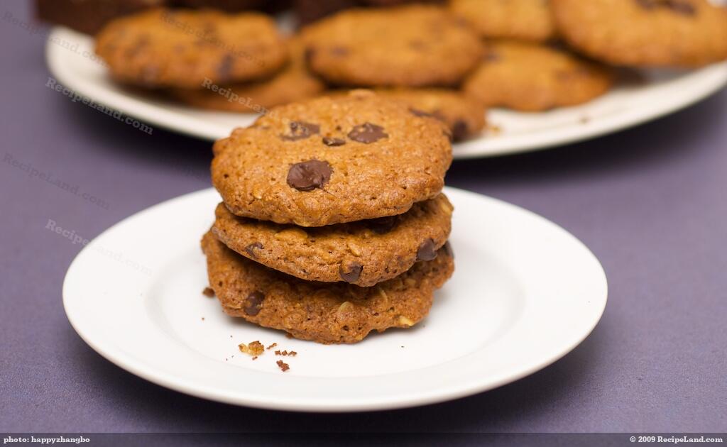 Low Fat and Low Calorie Oatmeal Chocolate Chip Cookies Recipe