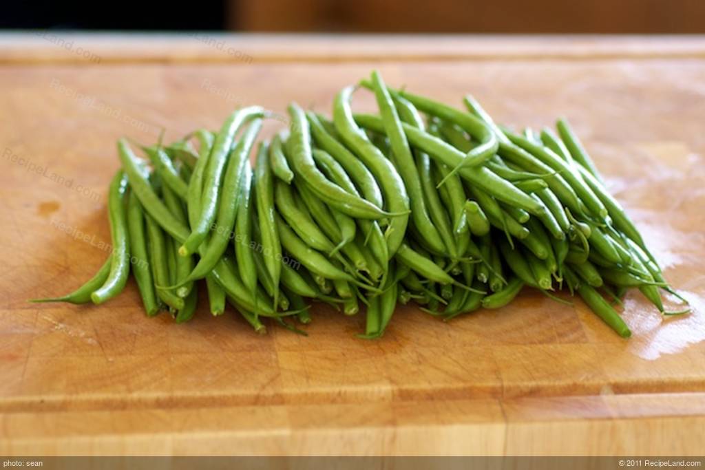 Green Beans and Bacon with Sautéed Mushrooms and Shallots Recipe