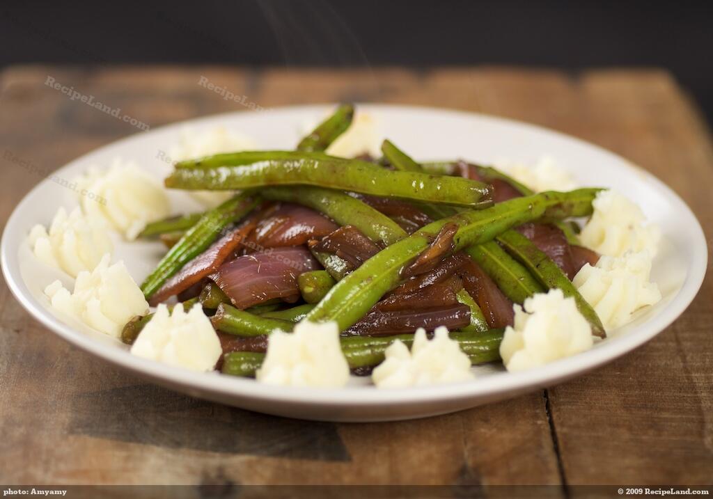 Balsamic Red Onions with Glazed Green Beans Recipe
