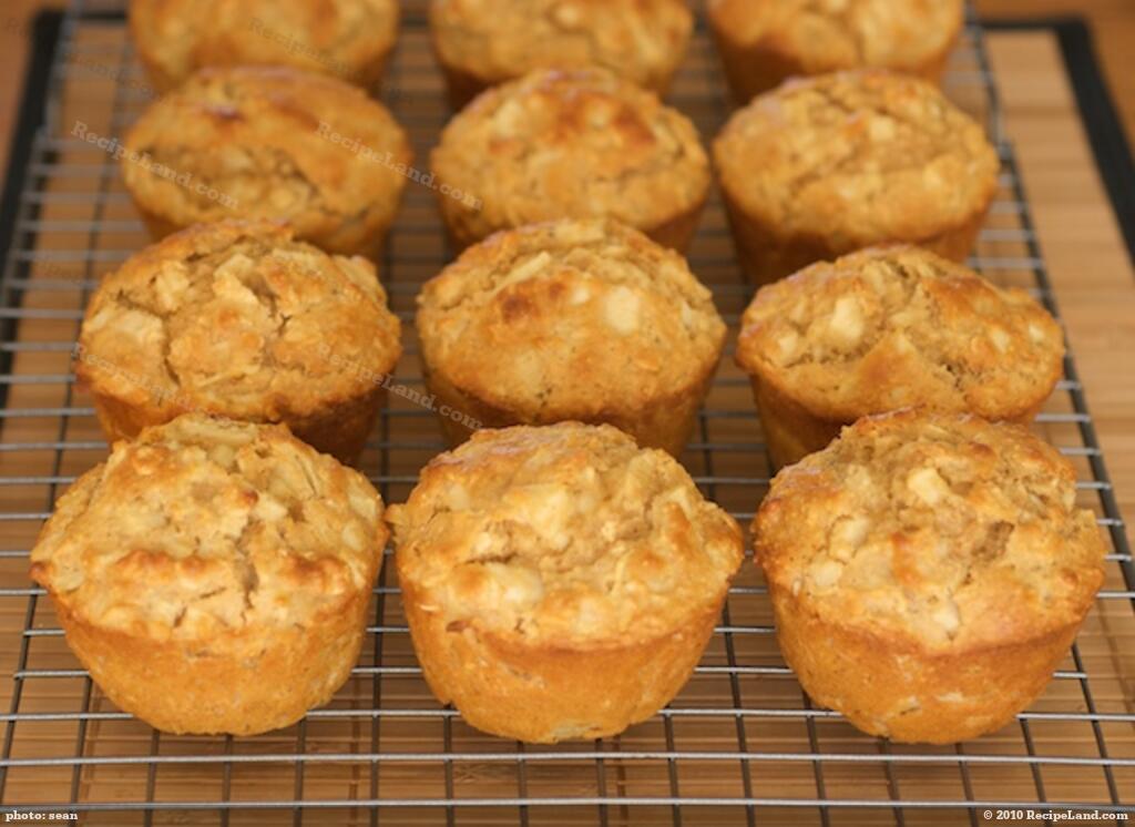 Apple Oat Moist Muffins-Low fat, Low calorie Recipe