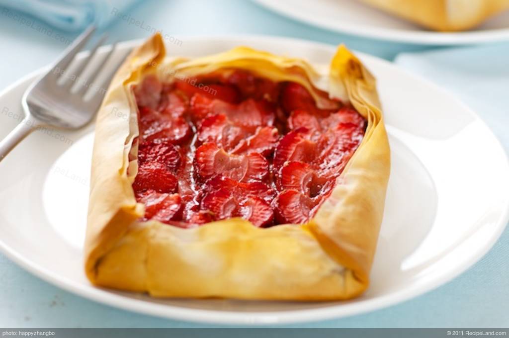 Strawberry and Almond Phyllo Tart Recipe