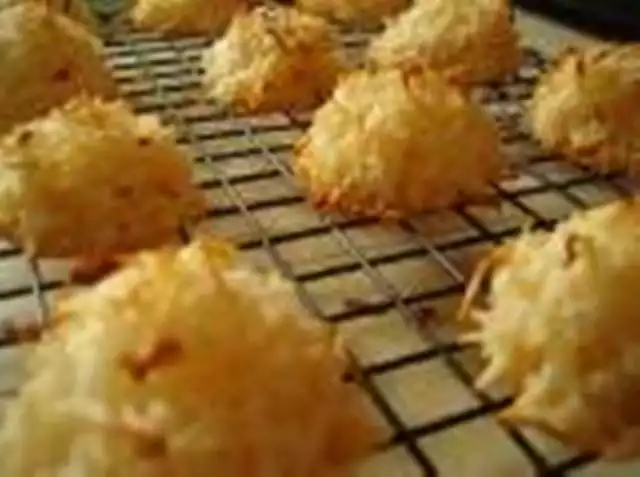 Homemade Coconut Macaroons