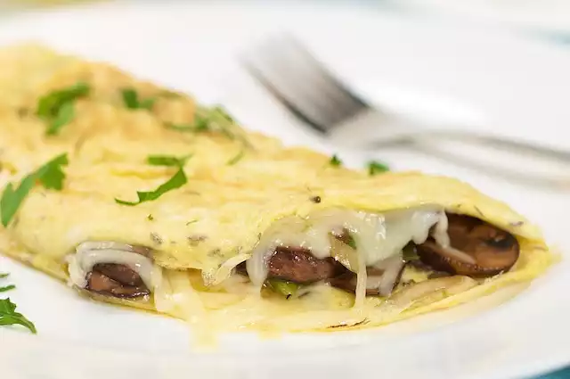 Breakfast Mushroom and Cheese Omelette