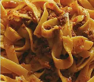 Bolognese sauce: traditional recipe  (Ragù Bolognese)