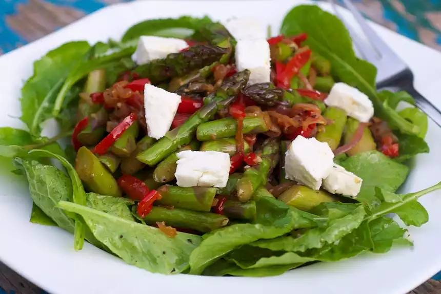 Asparagus, Red Bell Pepper and Arugula Salad