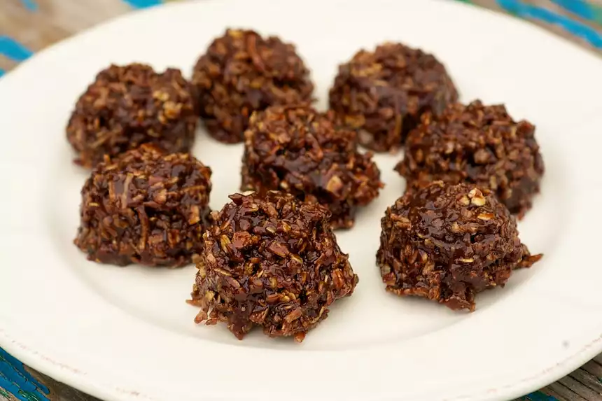 Chocolate No-Bake Oatmeal and Peanut Butter Cookies