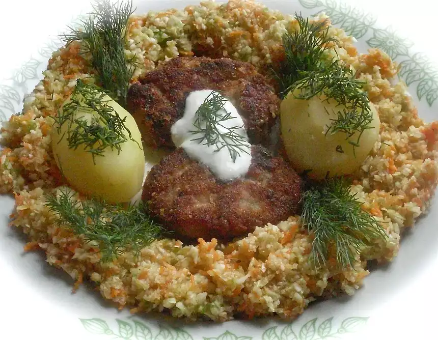 Minced Meat Cutlets with White Radish and Sesame
