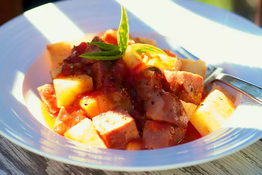 Baked Kielbasa and Potatoes in Sauce
