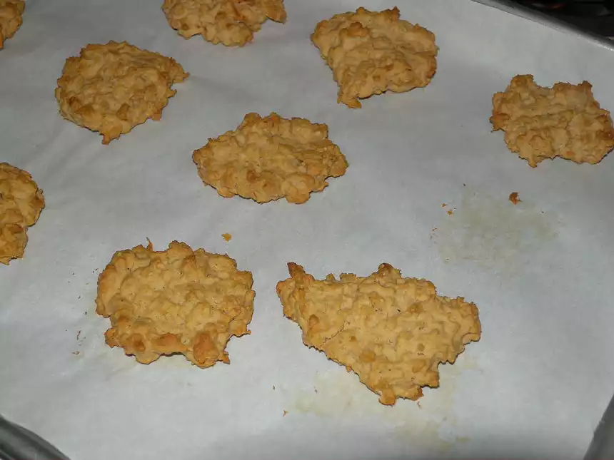 Honey-Peanutbutter Dog Biscuits