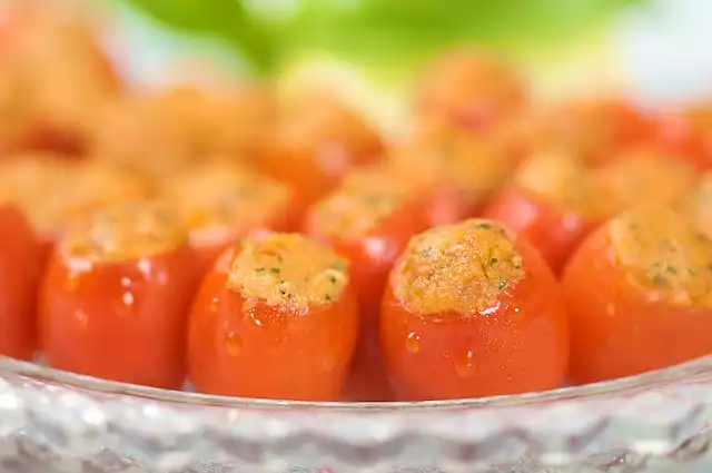 Cherry Tomato-Mozzarella Appetizers