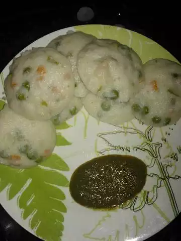 Stuffed Rava/Sooji idli