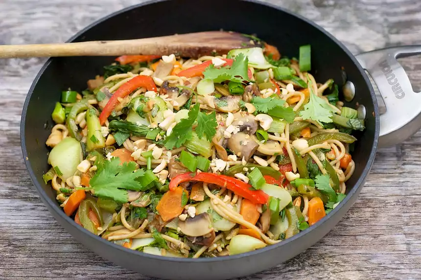 Chinese Stir-Fried Bok Choy with Spaghetti 