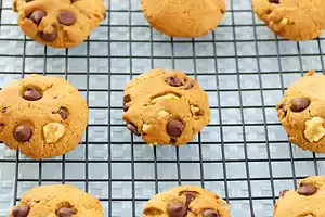 Whole Wheat Peanut Butter Chocolate Chip Cookies