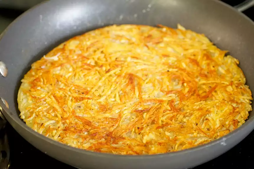 Roesti (Swiss-Style Potato Cake)