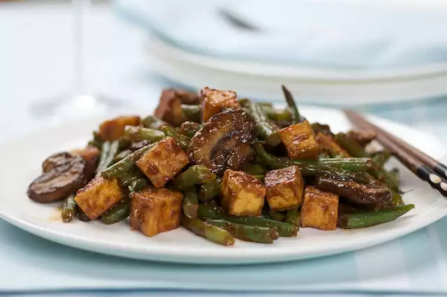 Sour-Spicy Tofu, Green Beans and Mushrooms Stir-Fry