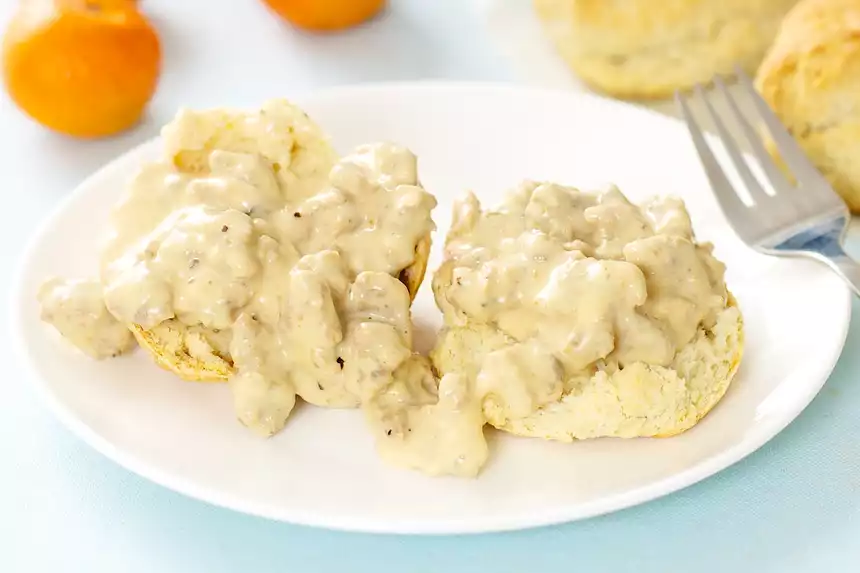 American Biscuits with Sausage and Gravy