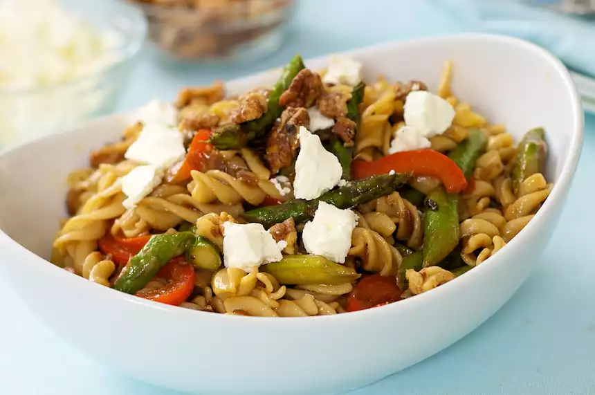 Asparagus, Mushroom, and Sweet Bell Pepper Pasta with Goat Cheese