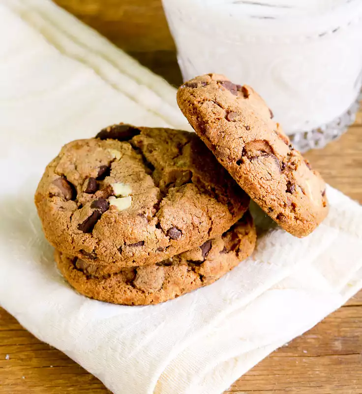 Easy and Yummy Chocolate Chip Cookies
