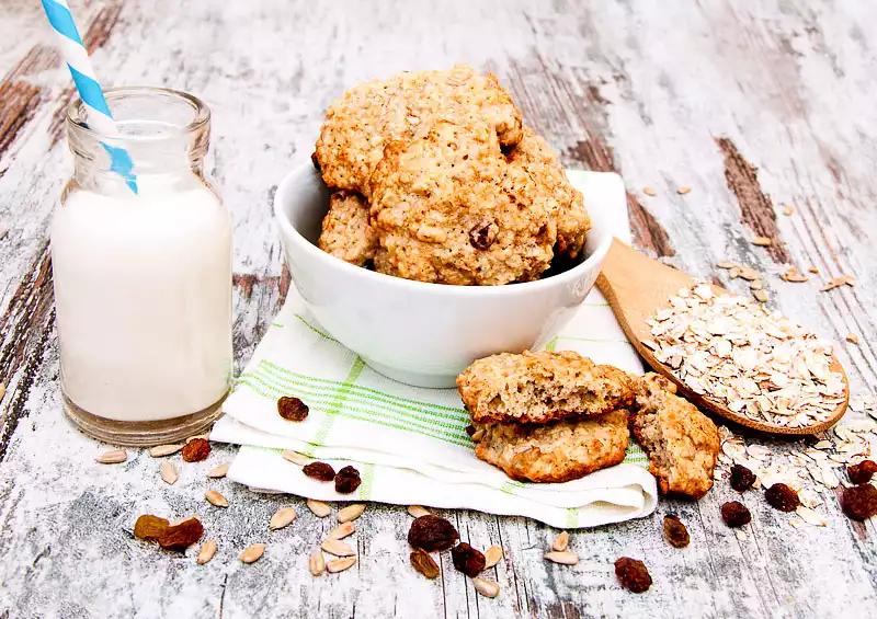 Cardamom Oatmeal Raisin Cookies