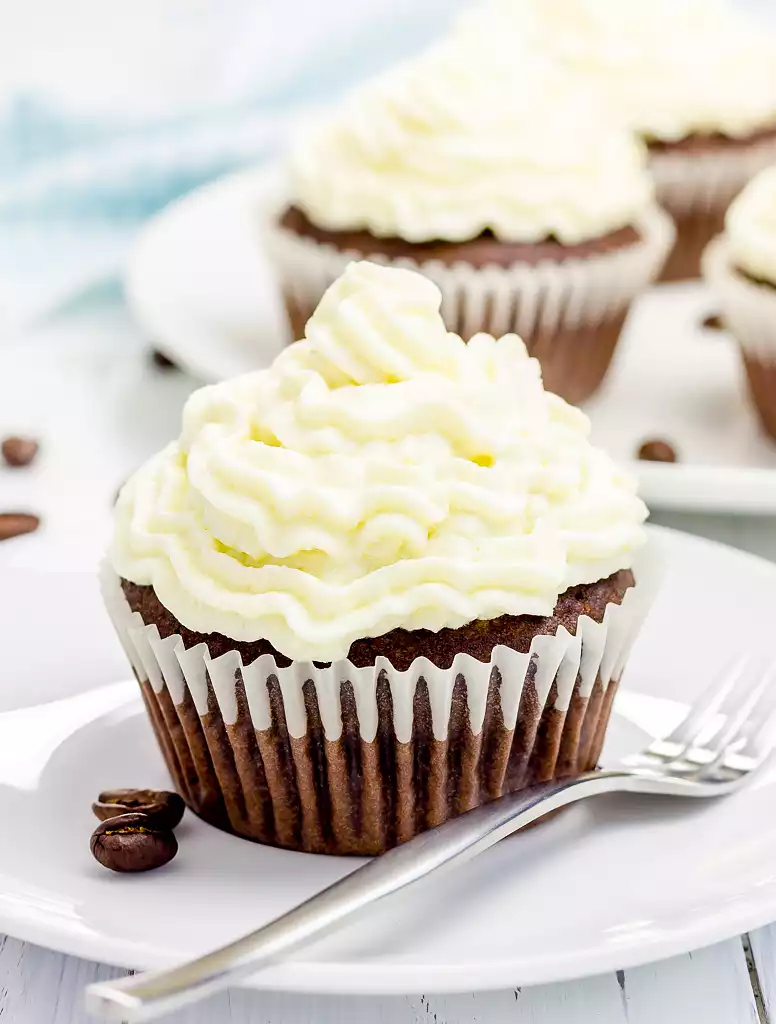 Filled Chocolate Cupcakes 