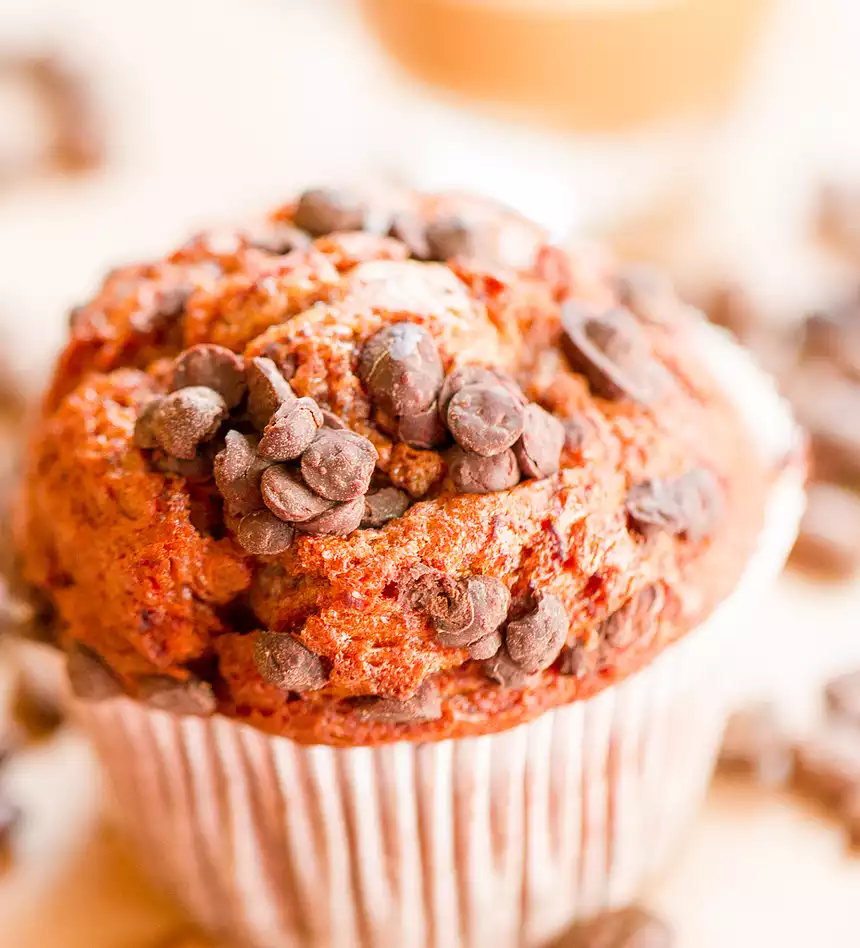 Easy and Moist Banana Chocolate Chip Muffins