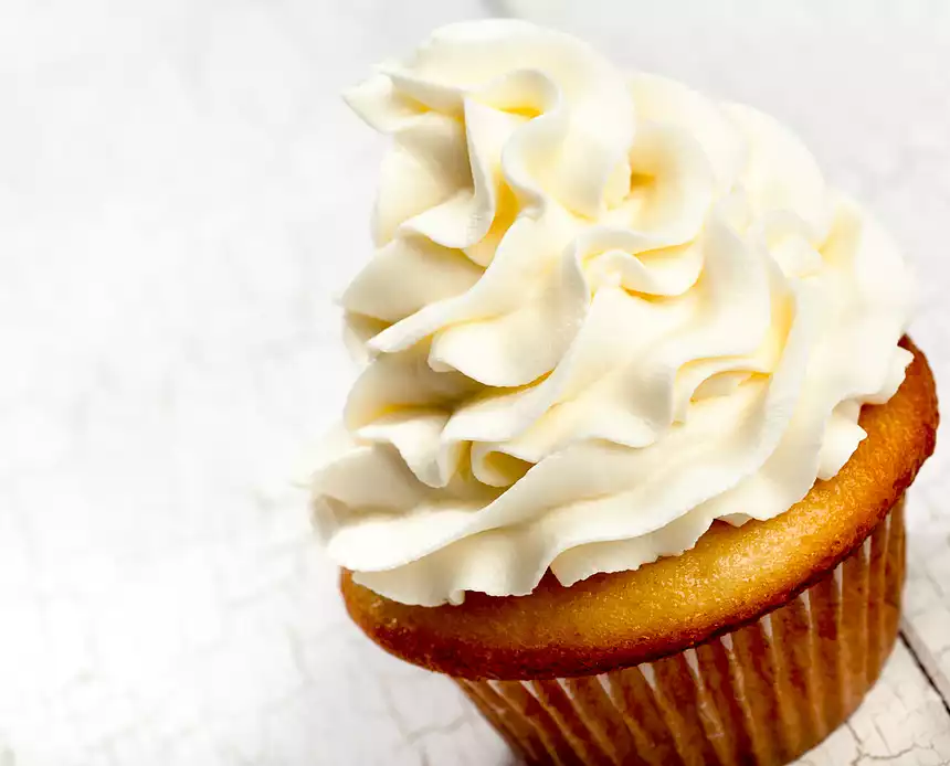 Buttery and Moist White Cupcakes