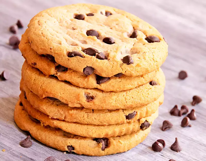 Mom's Peanut Butter And Chocolate Chip Cookies
