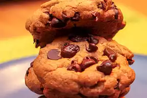 Puffed-Up Chocolate-Chip Cookies
