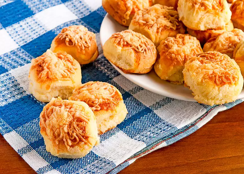 Super Easy Cheddar Biscuits