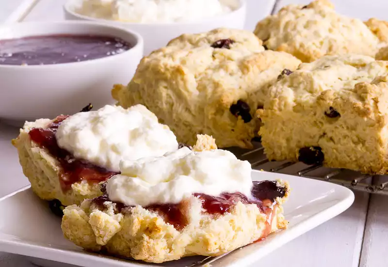 Breakfast Raisin Scones