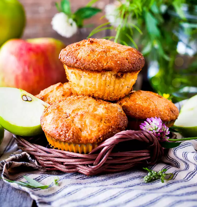 Quick Applesauce Muffins