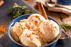 Cinnamon Streusel Ice Cream