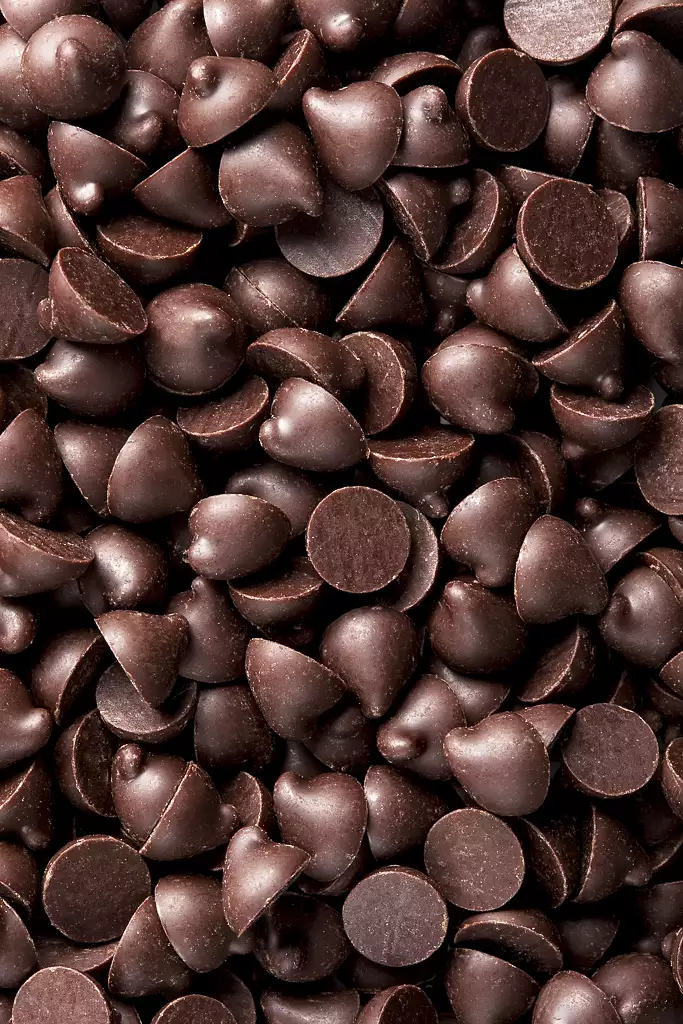 chocolate chips (semi-sweet)