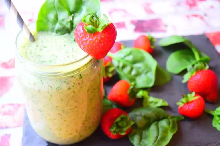 Spinach and Strawberry Smoothie