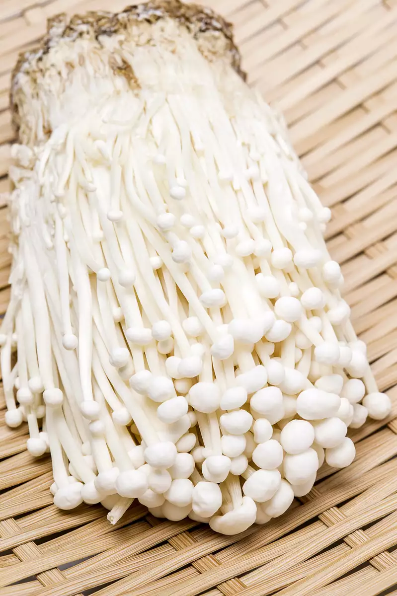 mushrooms, enoki (straw)