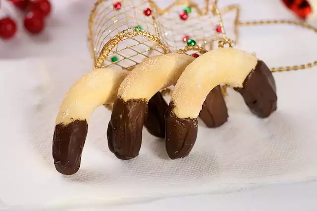 Christmas Chocolate Viennese Crescent Cookies
