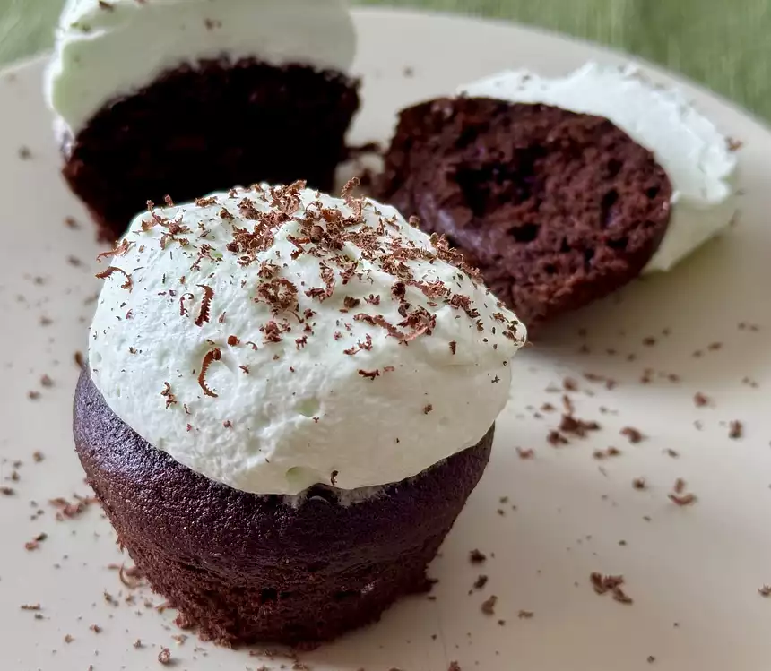 St. Patrick's Day Grasshopper Pie Cupcakes