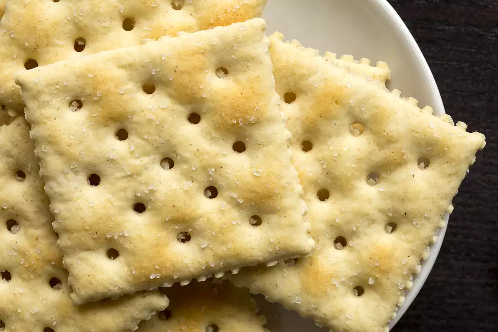 crackers, saltine