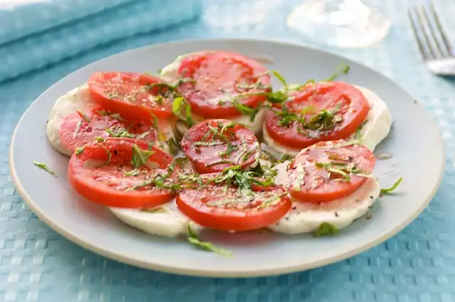 Mozzarella Tomato & Basil Salad