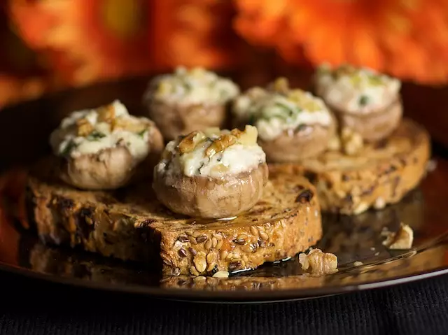 Cheese And Walnut Stuffed Mushrooms On Toast Recipe 5133