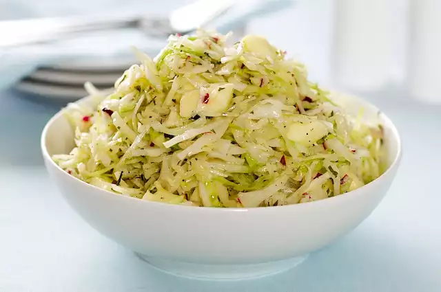 Sweet 'n Sour Cabbage and Apple Salad