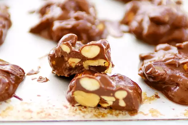 Easy Peanut Clusters