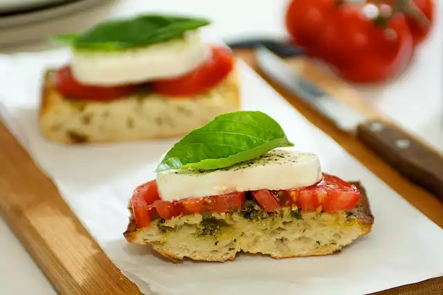 Open-Faced Sandwich with Tomato, Mozzarella and Basil