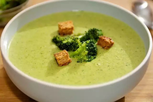 Broccoli and Swiss Cheese Soup